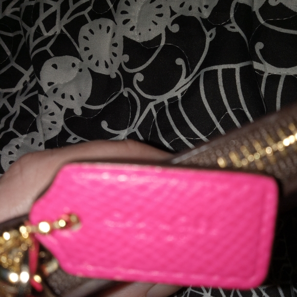 Coach wristlet - Picture 2 of 2
